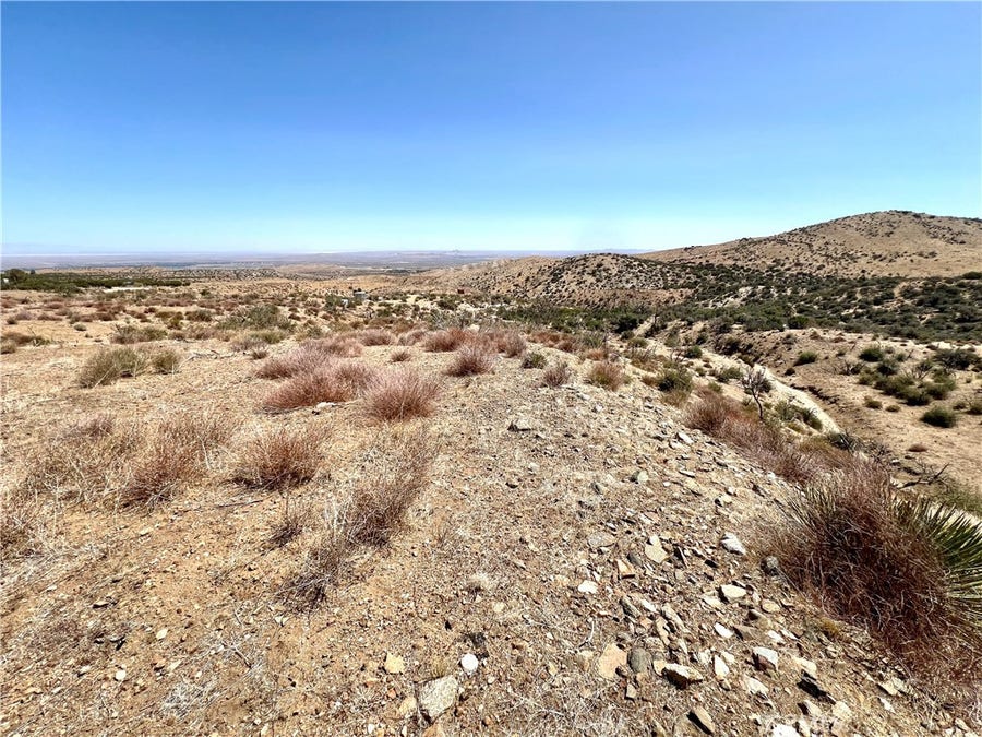 Property photo for 113 Juniper Mesa Road, Juniper Hills, CA