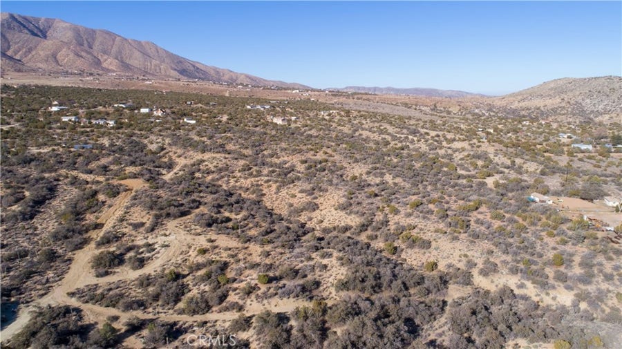 Property photo for 128 Finchgrove Avenue, Juniper Hills, CA