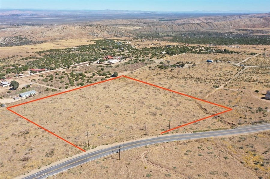 Property photo for 113 Juniper Hills Rd., Juniper Hills, CA