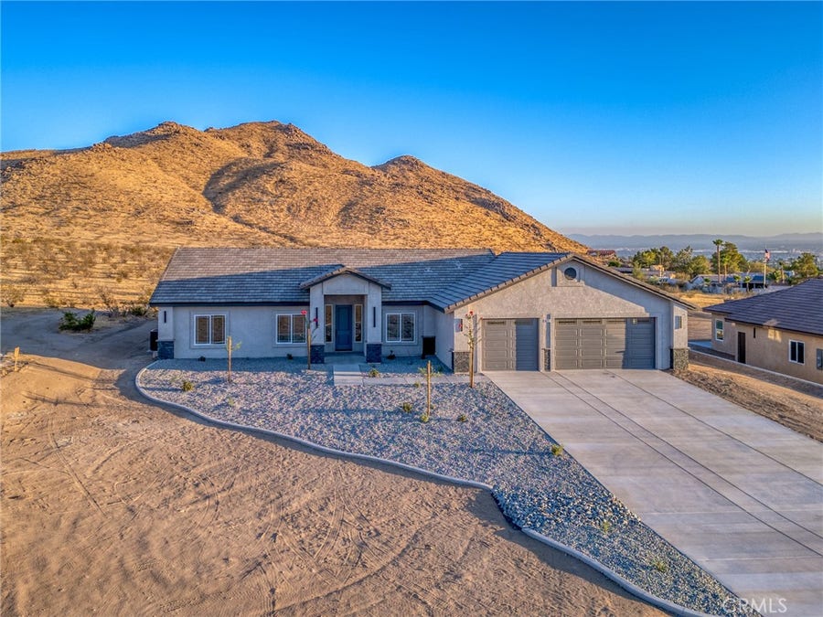 Property photo for 19721 Roanoke Road, Apple Valley, CA