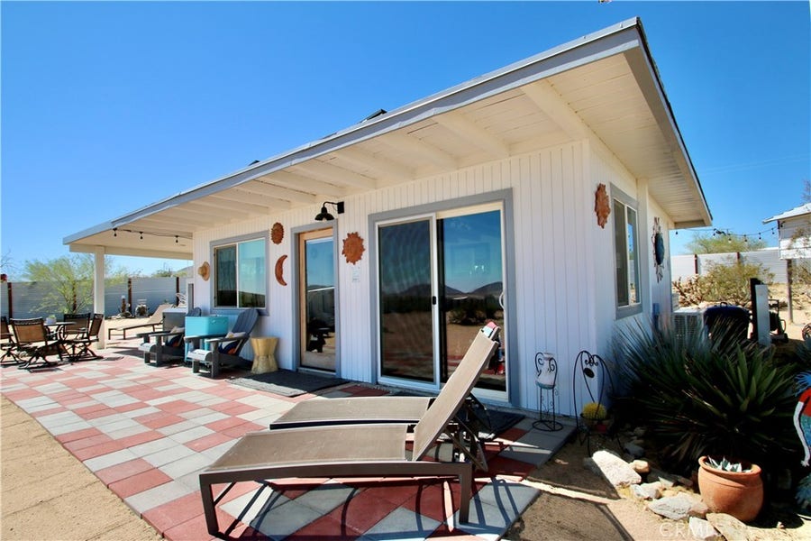 Property photo for 4719 Kickapoo Trail, Landers, CA