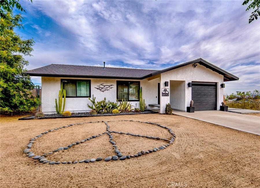 Property photo for 61910 Sunburst Circle, Joshua Tree, CA
