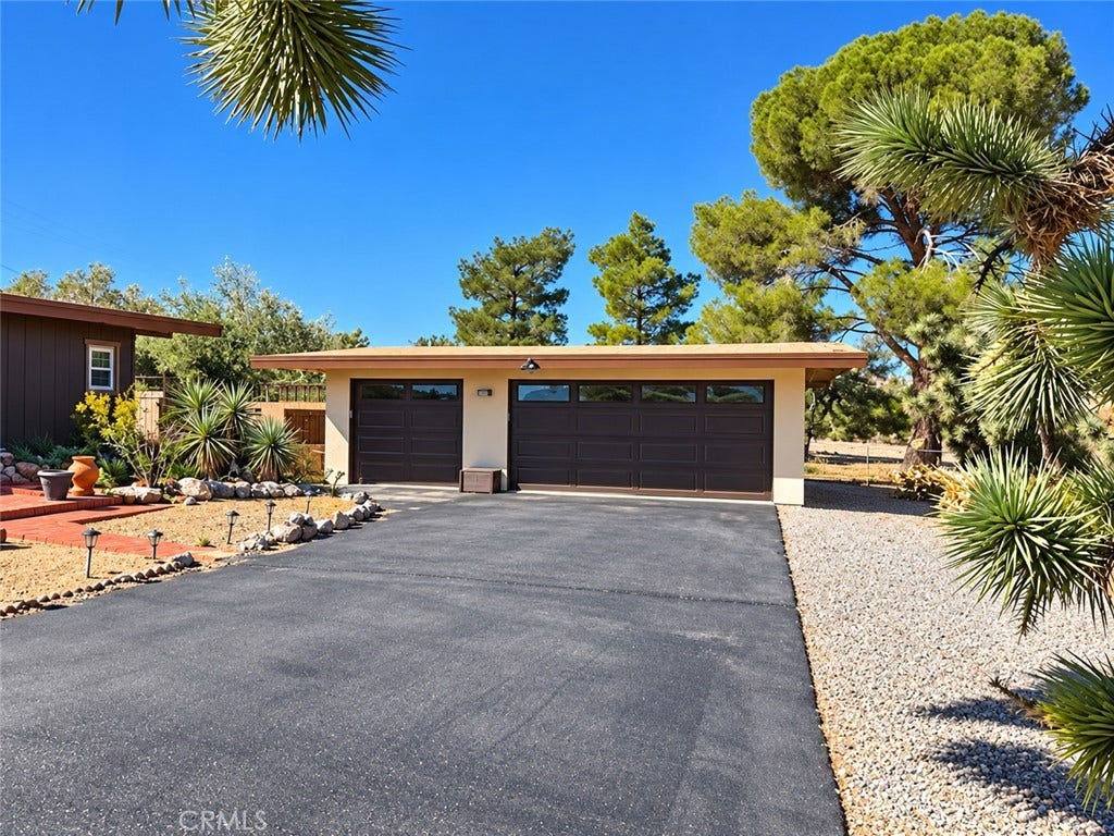 56481 Anaconda, Yucca Valley, CA 92284 3 car garage