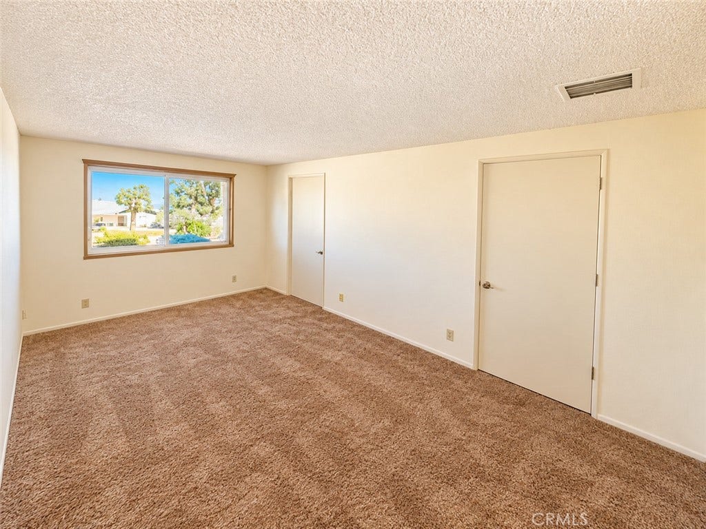 56481 Anaconda, Yucca Valley, CA 92284 Extra room