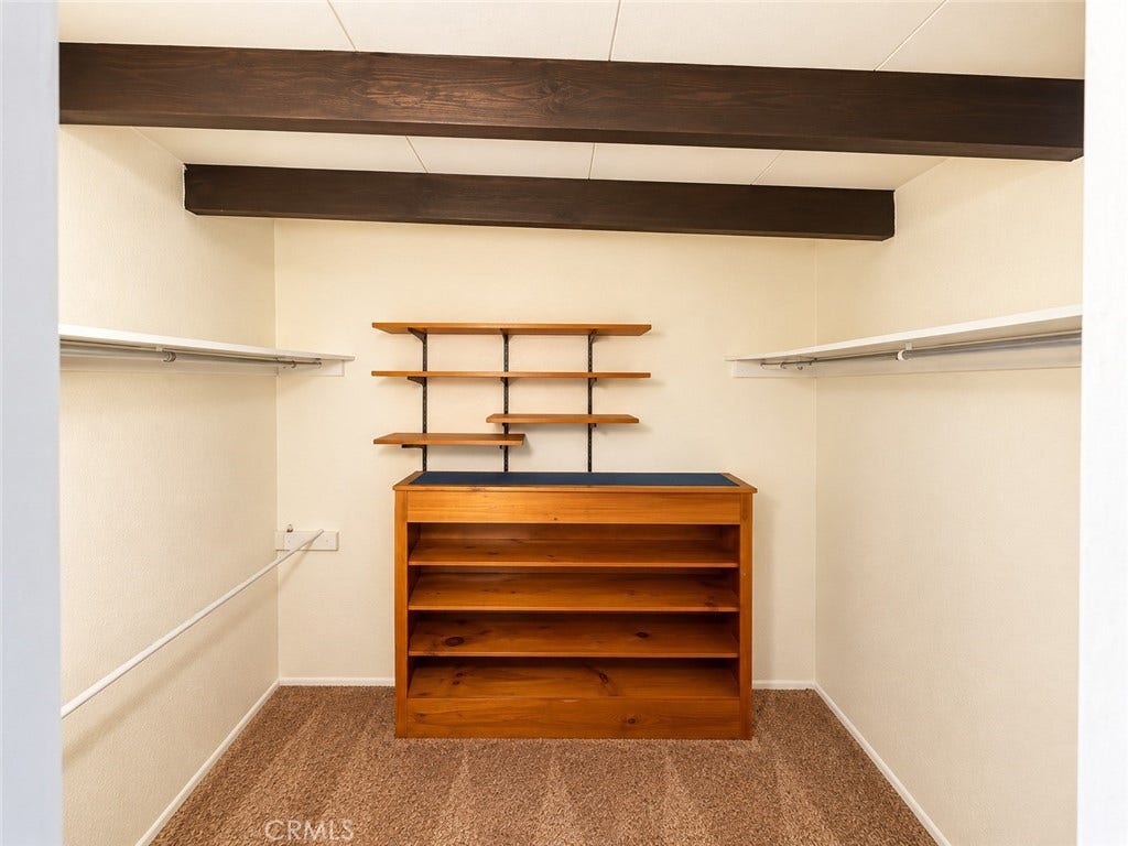 56481 Anaconda, Yucca Valley, CA 92284 Walk in closet