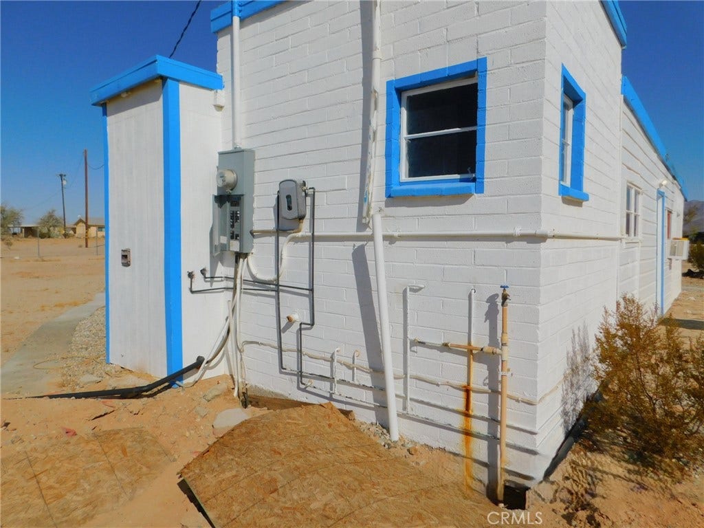5052 Henry, Palms, CA 92277 5052 Henry, Palms, CA 92277