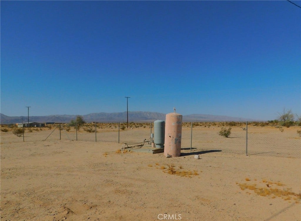 5052 Henry, Palms, CA 92277 5052 Henry, Palms, CA 92277