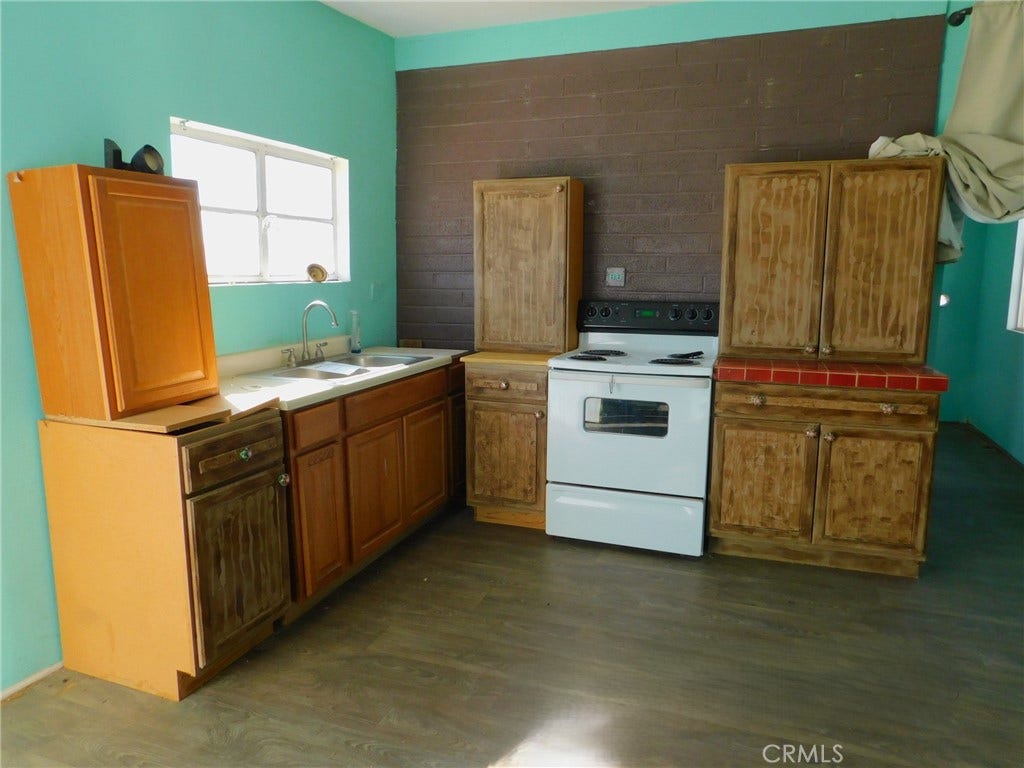 5052 Henry, Palms, CA 92277 5052 Henry, Palms, CA 92277