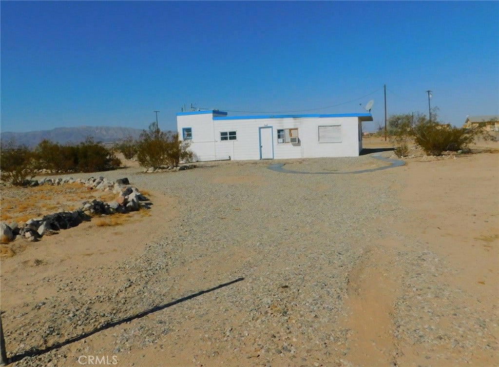 5052 Henry, Palms, CA 92277 5052 Henry, Palms, CA 92277