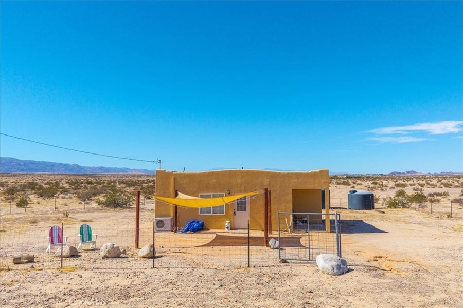 Property photo for 4033 Godwin Road, Palms, CA