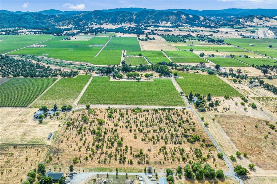 Property photo for 2145 Smith Lane, Kelseyville, CA
