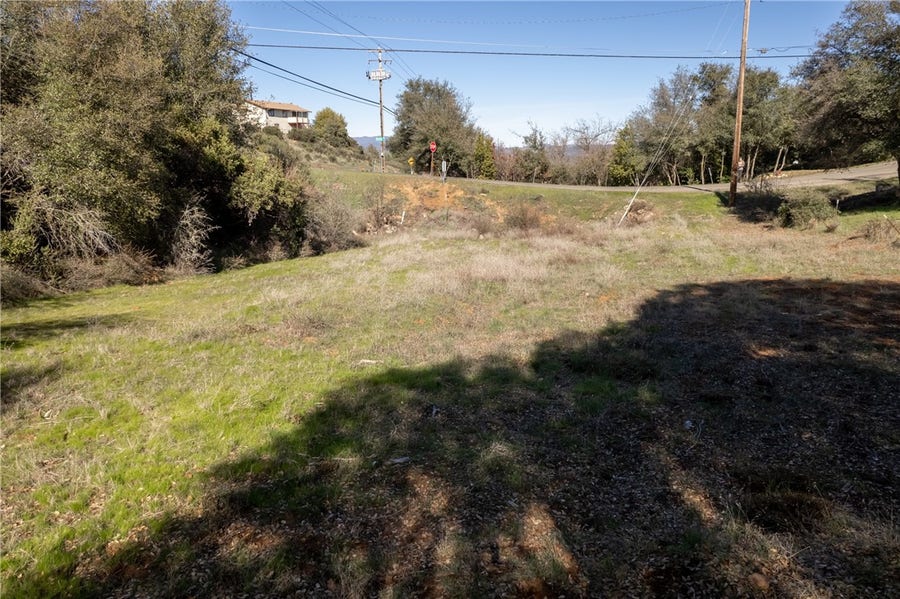Property photo for 9513 Tenaya Way, Kelseyville, CA