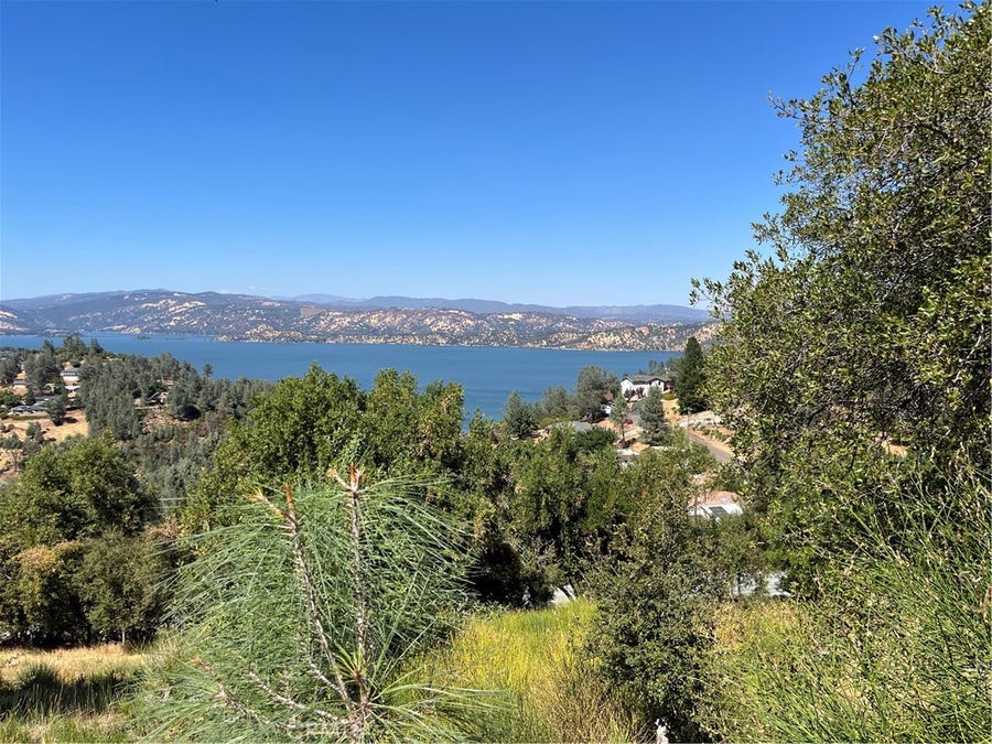 Property photo for 10009 Point Lakeview Road, Kelseyville, CA