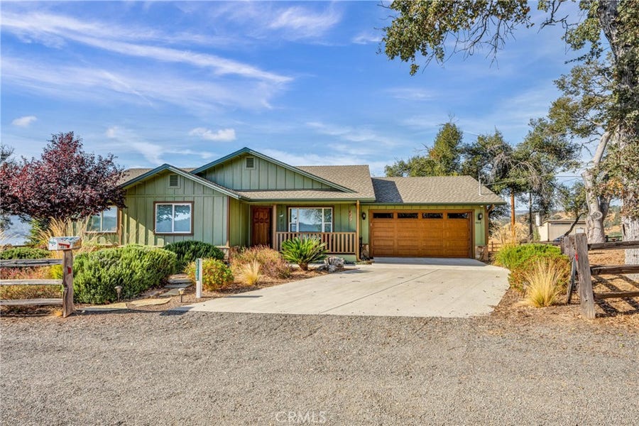 Property photo for 3012 Oak Crest Drive, Clearlake, CA