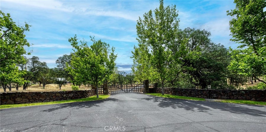 Property photo for 21187 Buckeye Court, Middletown, CA