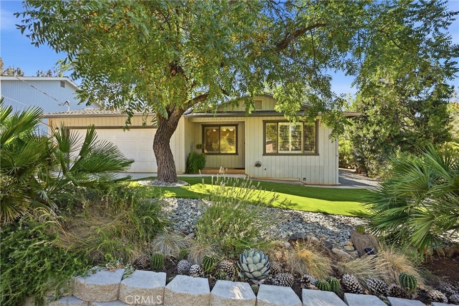 Property photo for 9815 Siskiyou Court, Kelseyville, CA