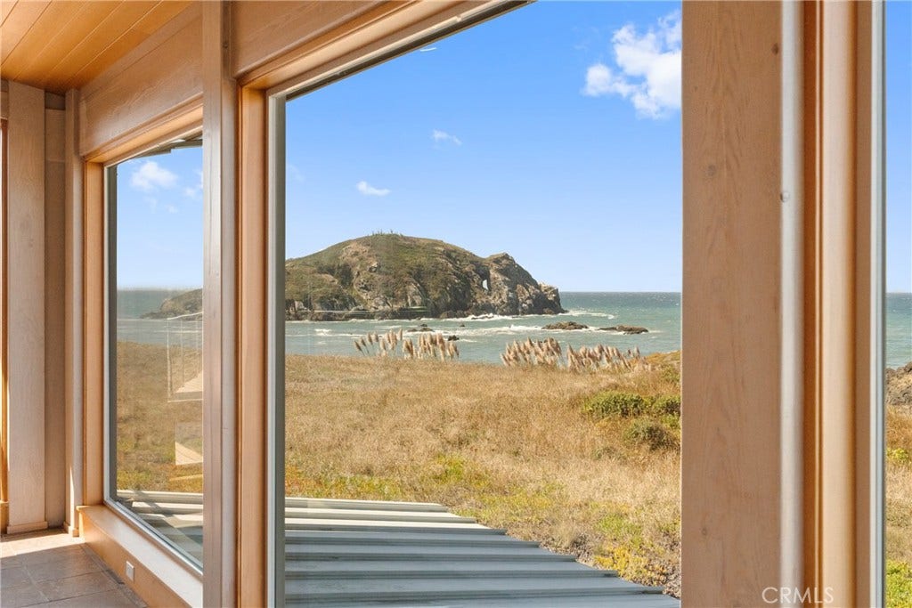 405 Island View, Smith River, CA 95567