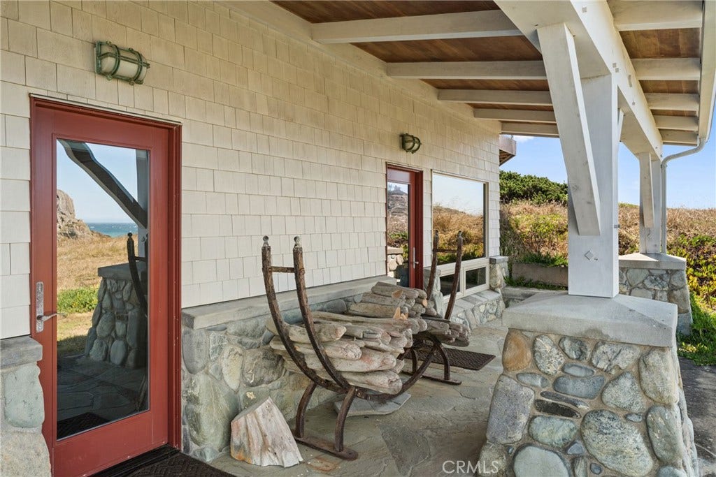405 Island View, Smith River, CA 95567