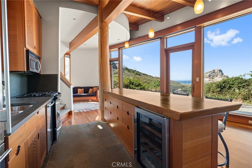 405 Island View, Smith River, CA 95567