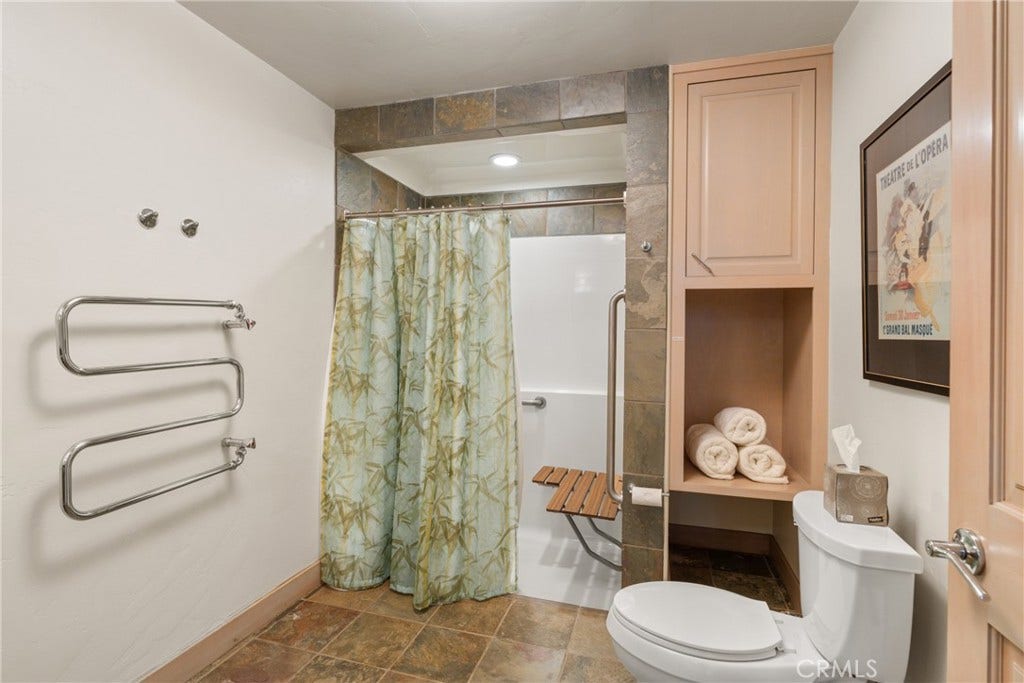 405 Island View, Smith River, CA 95567