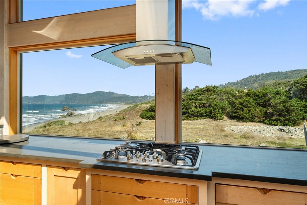 405 Island View, Smith River, CA 95567