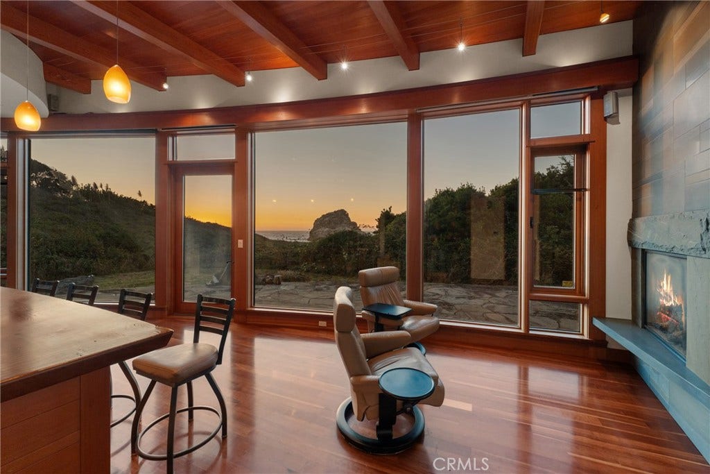 405 Island View, Smith River, CA 95567