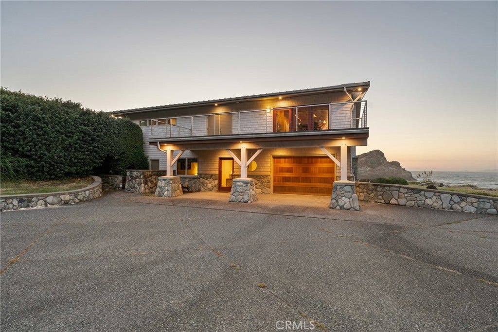405 Island View, Smith River, CA 95567
