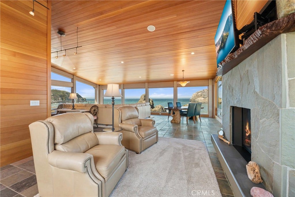 405 Island View, Smith River, CA 95567