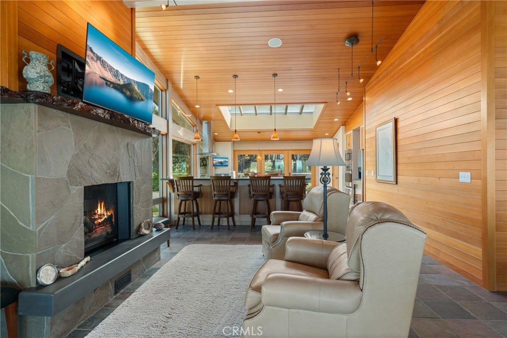 405 Island View, Smith River, CA 95567