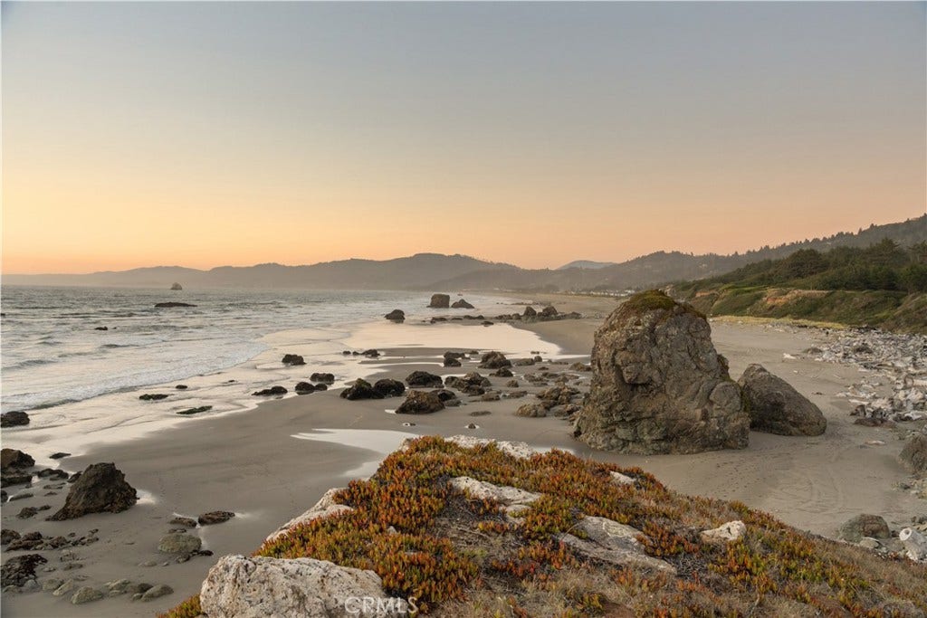 405 Island View, Smith River, CA 95567