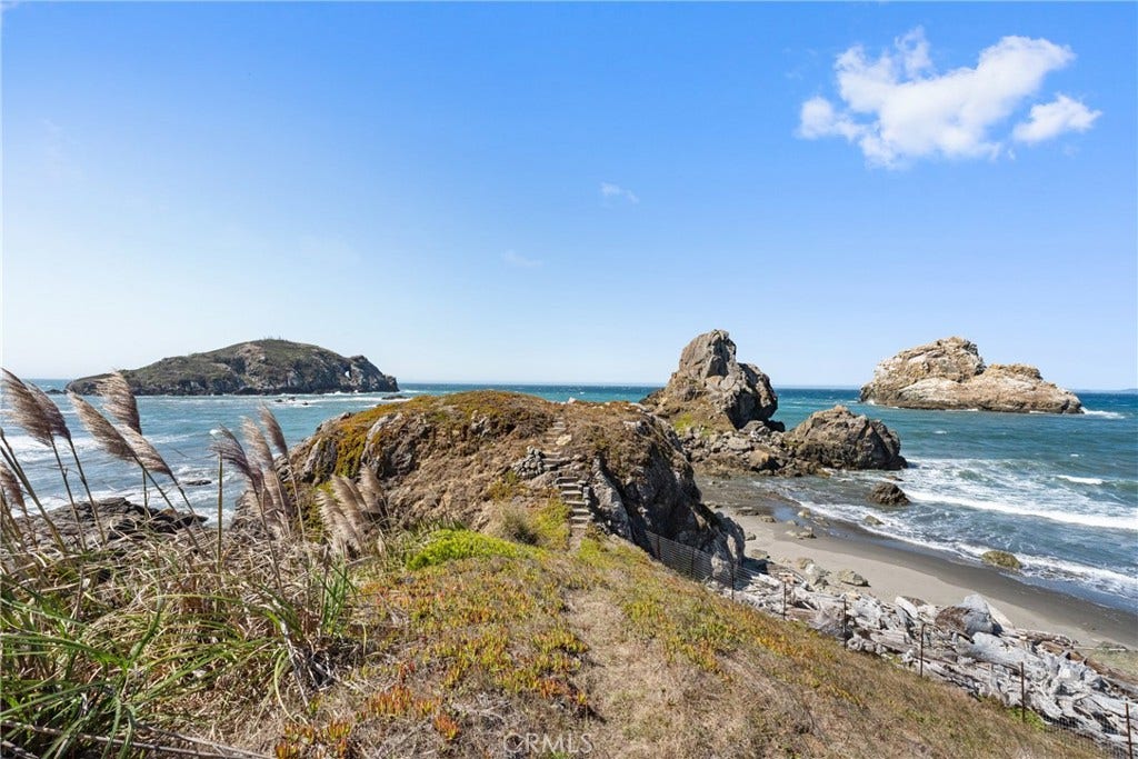 405 Island View, Smith River, CA 95567