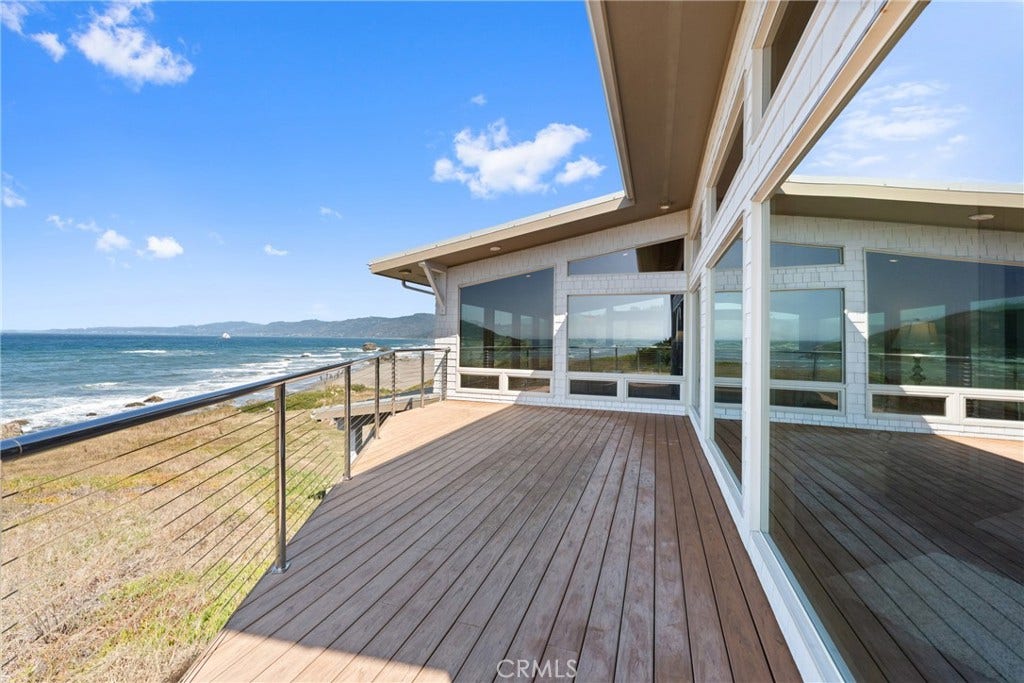 405 Island View, Smith River, CA 95567