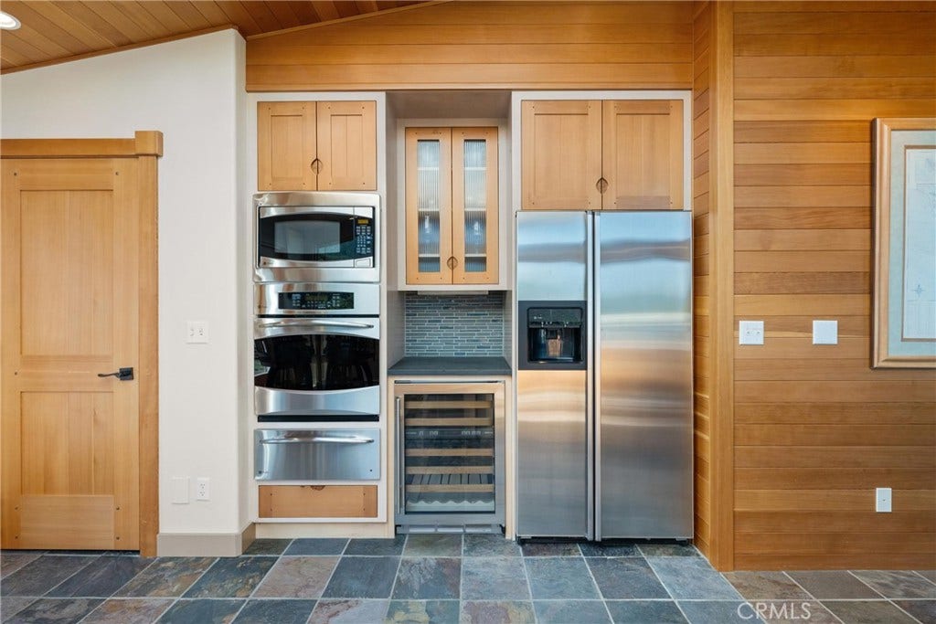 405 Island View, Smith River, CA 95567