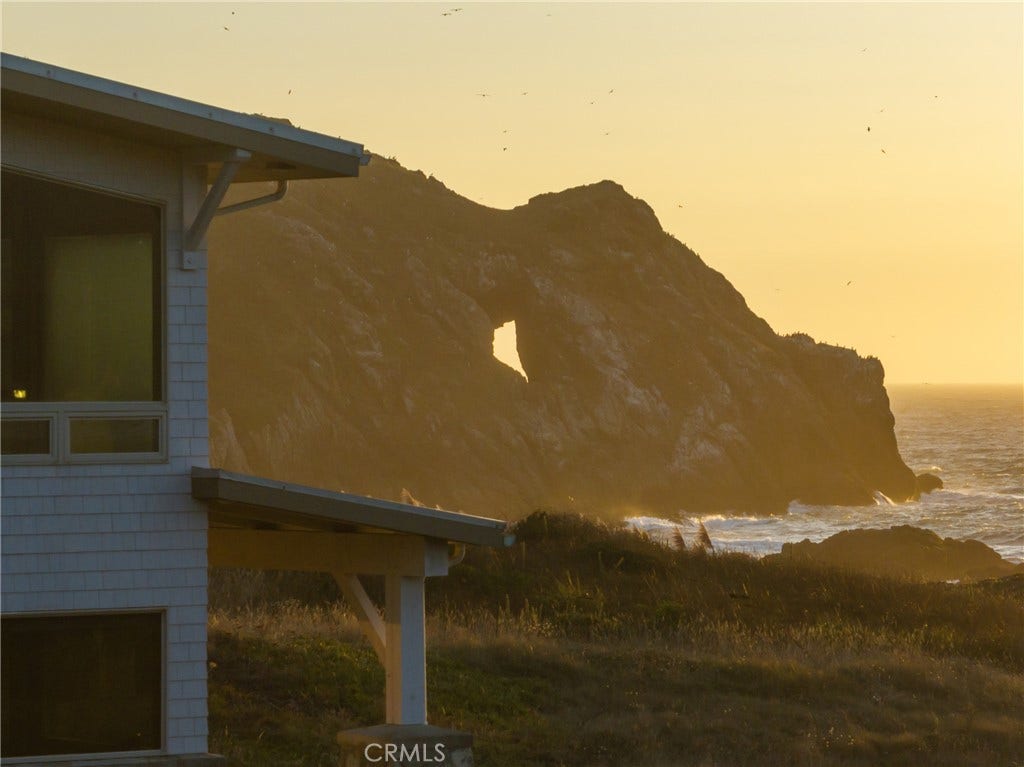 405 Island View, Smith River, CA 95567