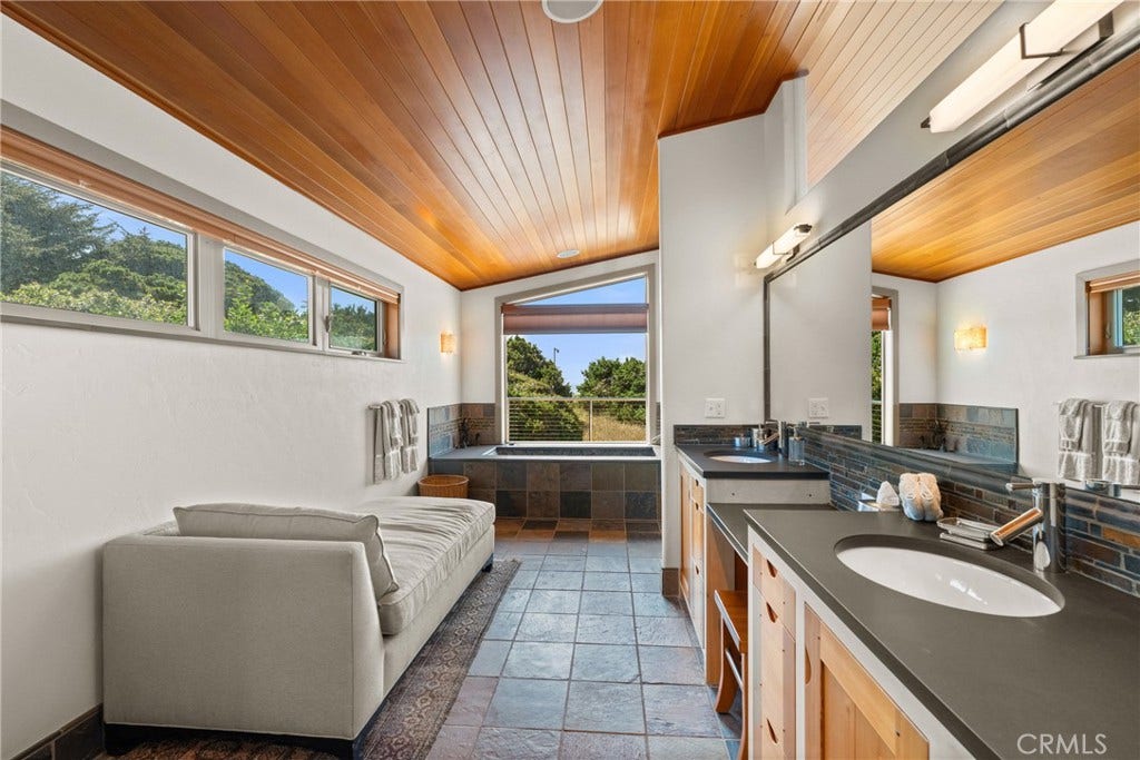 405 Island View, Smith River, CA 95567