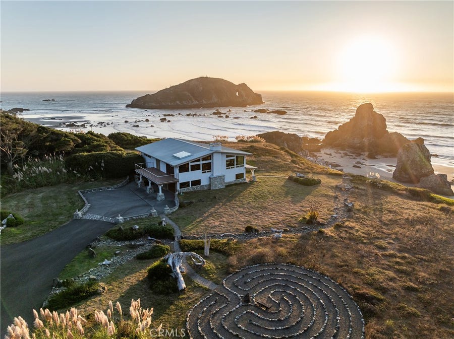 Property photo for 405 Island View, Smith River, CA