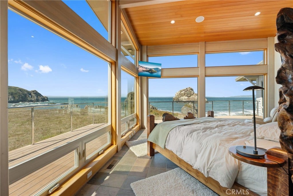 405 Island View, Smith River, CA 95567