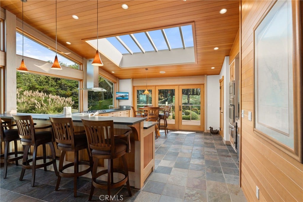 405 Island View, Smith River, CA 95567