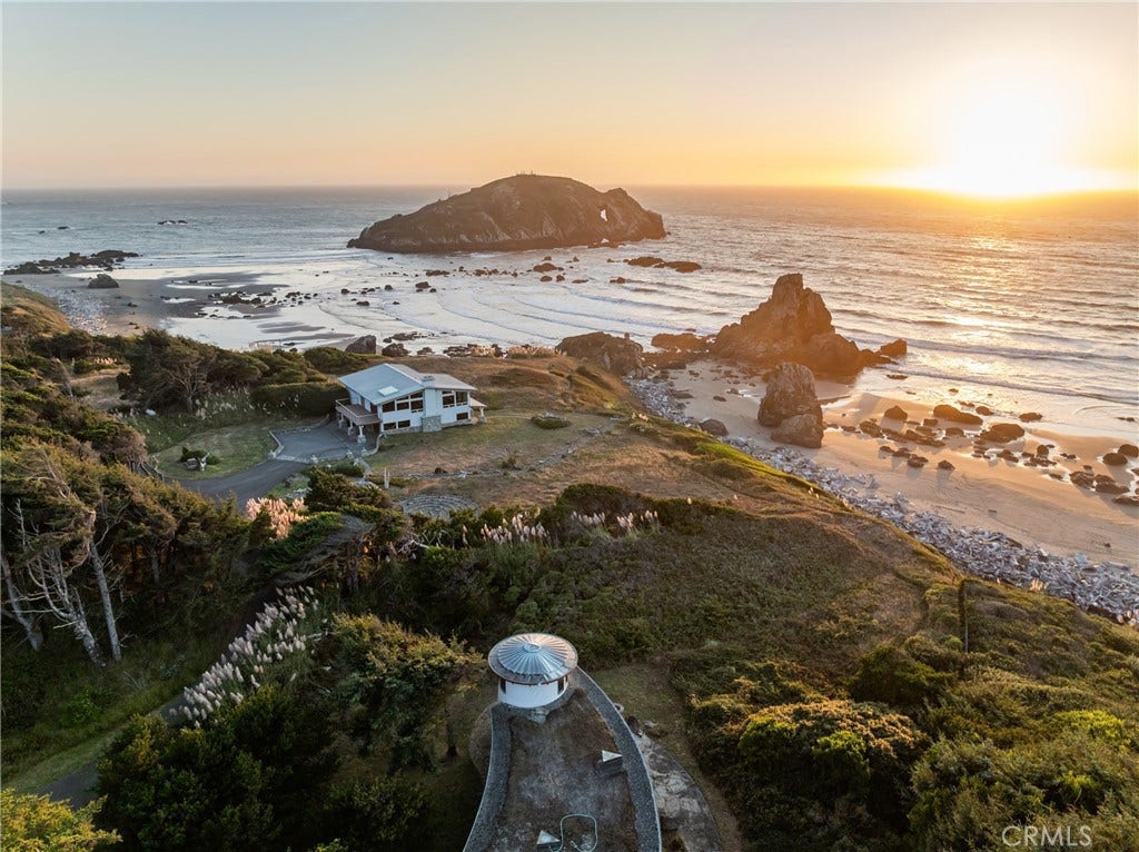 405 Island View, Smith River, CA 95567