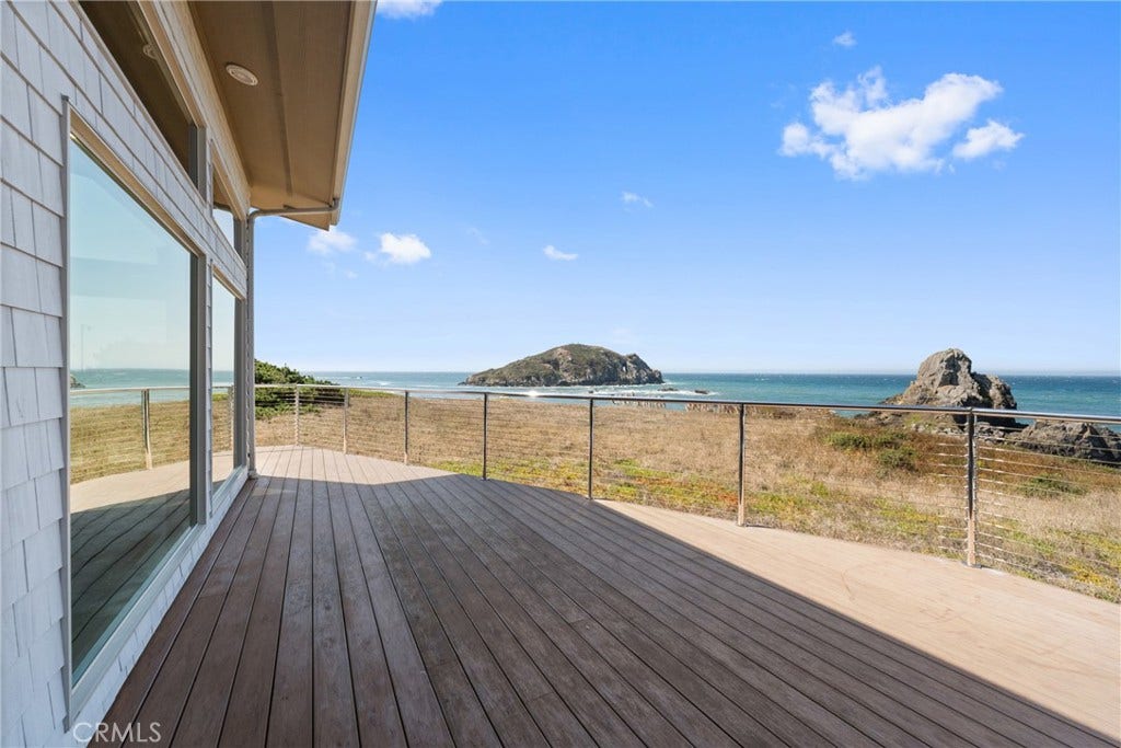 405 Island View, Smith River, CA 95567