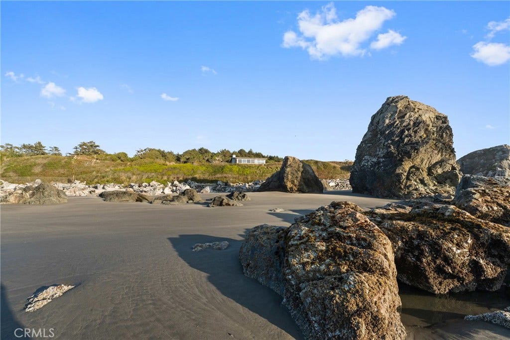 405 Island View, Smith River, CA 95567