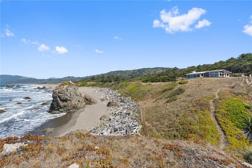 405 Island View, Smith River, CA 95567