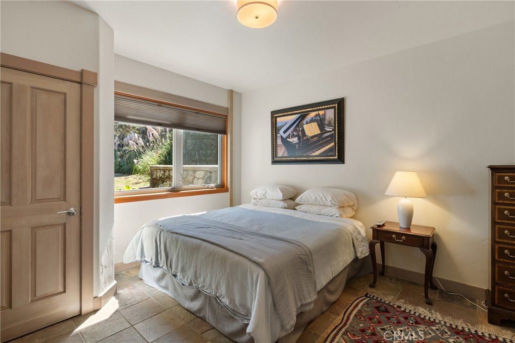 405 Island View, Smith River, CA 95567