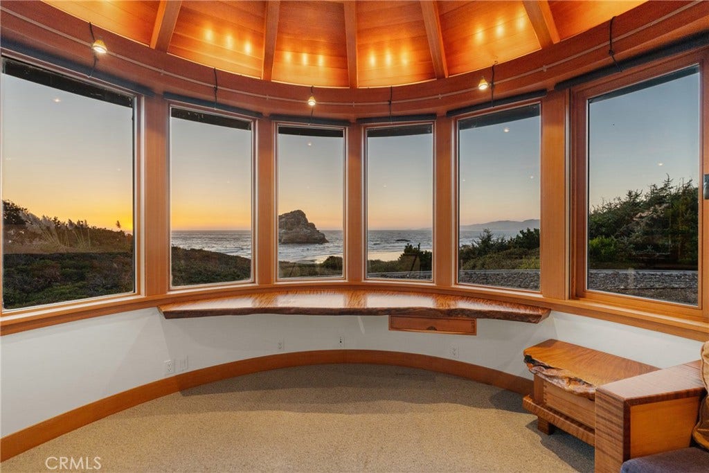 405 Island View, Smith River, CA 95567