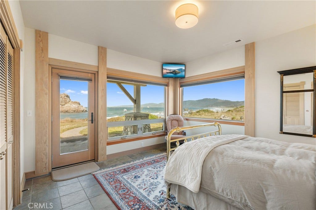 405 Island View, Smith River, CA 95567