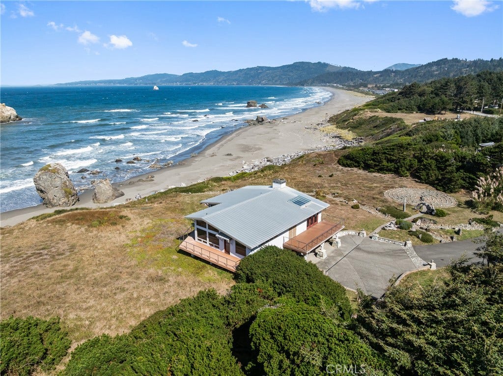 405 Island View, Smith River, CA 95567