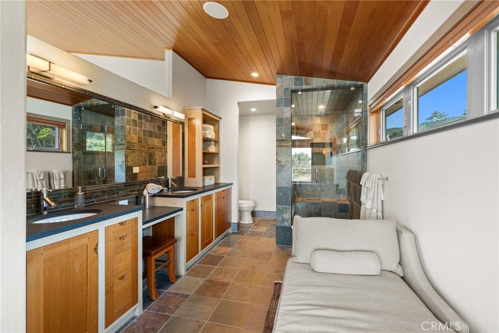 405 Island View, Smith River, CA 95567