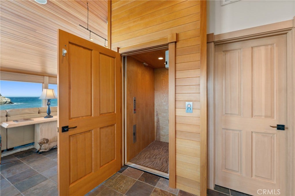405 Island View, Smith River, CA 95567