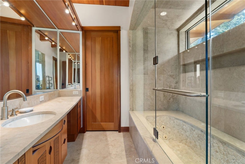 405 Island View, Smith River, CA 95567