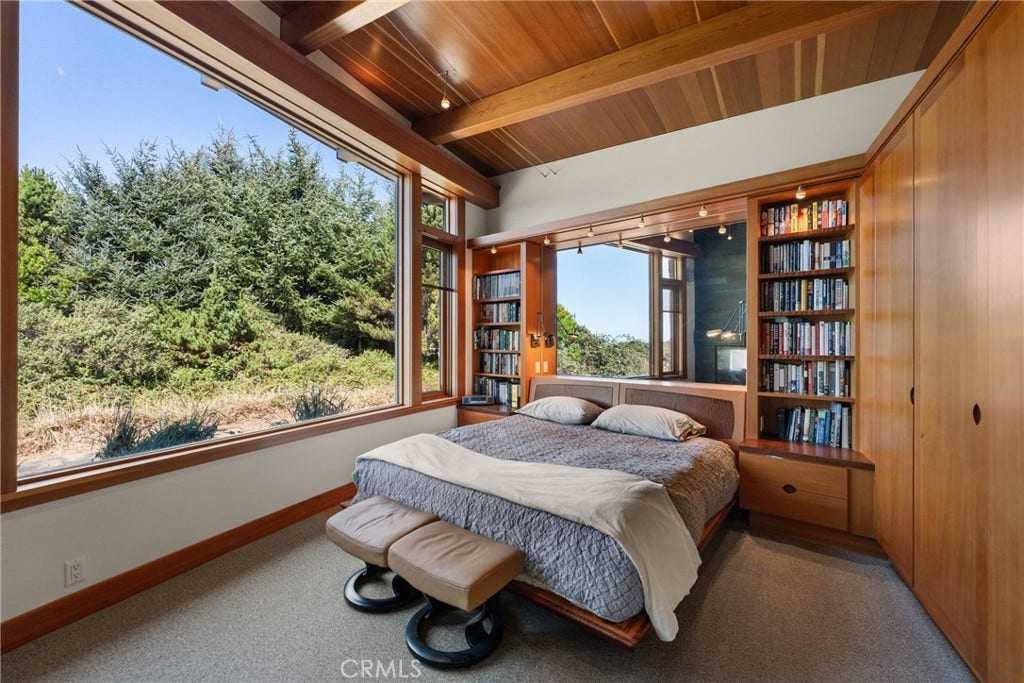 405 Island View, Smith River, CA 95567